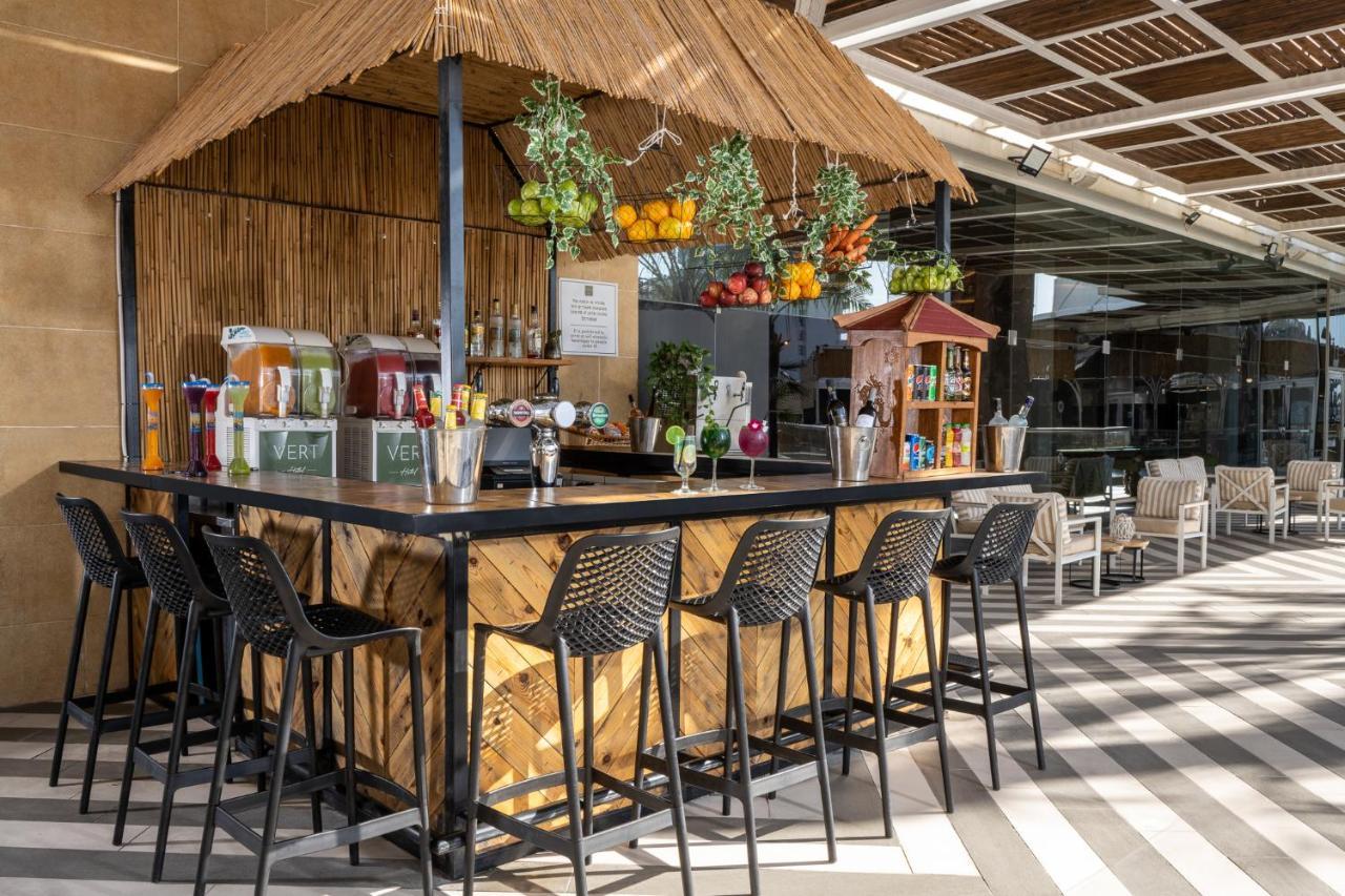 Vert Hotel Eilat By Afi Hotels Εξωτερικό φωτογραφία The bar on the deck of the MSC Meraviglia